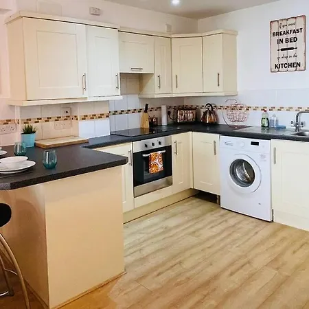 - 1 Bed - Pembroke Court