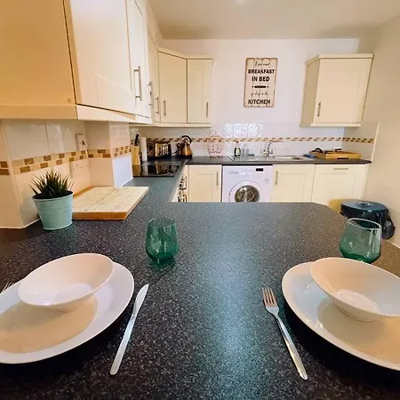 - 1 Bed - Pembroke Court בריסטול