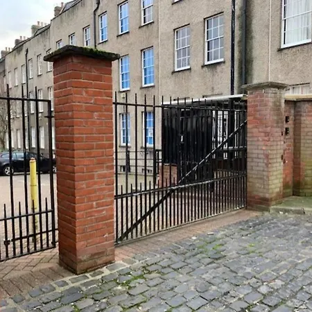 - 1 Bed - Pembroke Court Apartment Bristol