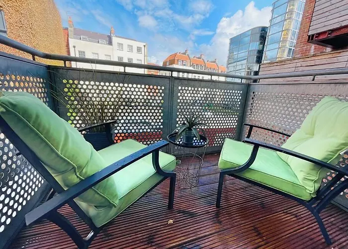 - 1 Bed - Pembroke Court Lägenhet *